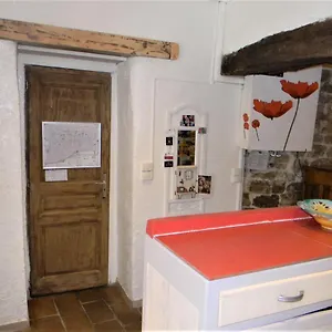 https://atypique-ancienne-grange-de-48-m.fr-provencehotel.com